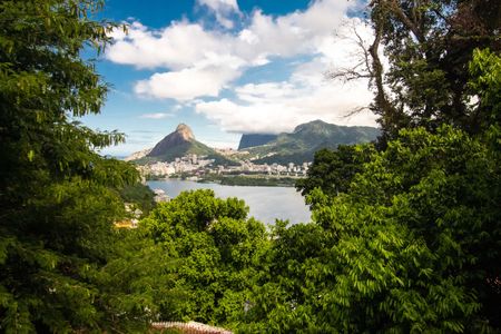 Casa à venda com 250m², 6 quartos e 2 vagas Casa à venda com 250m², 6 quartos e 2 vagasSuíte 2 - Varanda - Vista