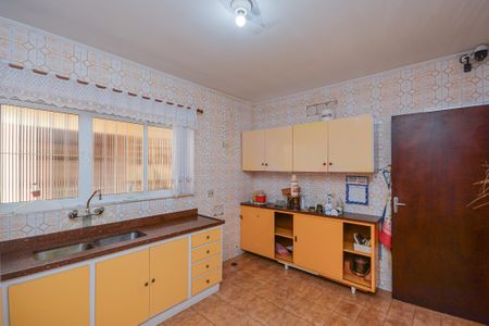 Casa para alugar com 150m², 4 quartos e 2 vagas Casa para alugar com 150m², 4 quartos e 2 vagasCozinha