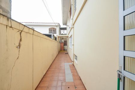 Casa para alugar com 150m², 4 quartos e 2 vagas Casa para alugar com 150m², 4 quartos e 2 vagasCorredor Externo