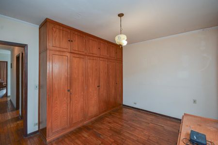 Casa para alugar com 150m², 4 quartos e 2 vagas Casa para alugar com 150m², 4 quartos e 2 vagasQuarto 1