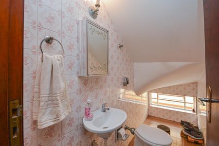 Casa para alugar com 150m², 4 quartos e 2 vagas Casa para alugar com 150m², 4 quartos e 2 vagasLavabo