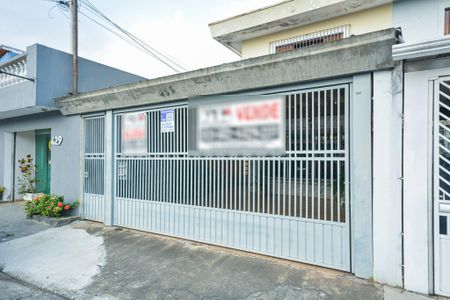 Casa para alugar com 150m², 4 quartos e 2 vagas Casa para alugar com 150m², 4 quartos e 2 vagasFachada