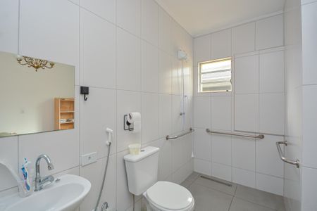 Casa para alugar com 150m², 4 quartos e 2 vagas Casa para alugar com 150m², 4 quartos e 2 vagasBanheiro da Suíte 1