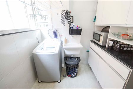 Apartamento à venda com 62m², 3 quartos e 1 vaga Apartamento à venda com 62m², 3 quartos e 1 vagaCozinha e Área de Serviço