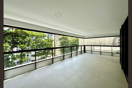 Apartamento à venda com 167m², 3 quartos e 1 vagaVaranda