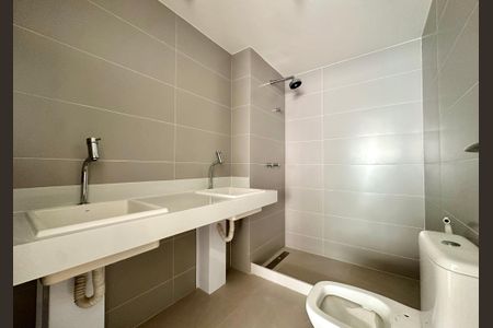 Apartamento à venda com 167m², 3 quartos e 1 vagaBanheiro da Suíte 2
