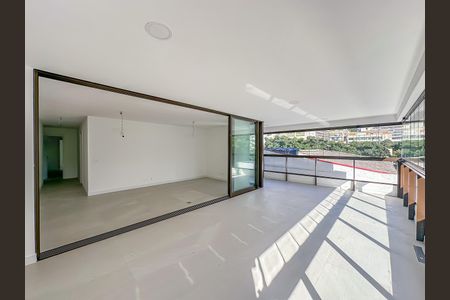 Apartamento à venda com 167m², 3 quartos e 1 vaga Apartamento à venda com 167m², 3 quartos e 1 vagaVaranda da Sala