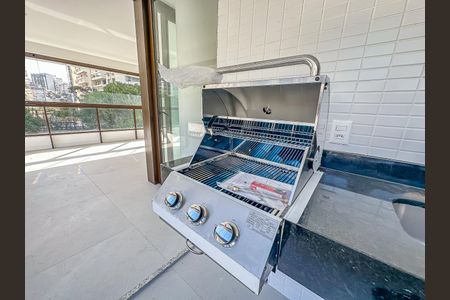 Apartamento à venda com 167m², 3 quartos e 1 vaga Apartamento à venda com 167m², 3 quartos e 1 vagaÁrea de Serviço