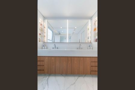 Apartamento à venda com 178m², 3 quartos e 2 vagasBanheiro da Suíte