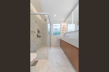 Apartamento à venda com 178m², 3 quartos e 2 vagasBanheiro da Suíte