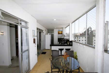 Apartamento à venda com 235m², 3 quartos e 3 vagasÁrea gourmet