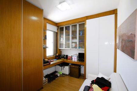 Apartamento à venda com 235m², 3 quartos e 3 vagasQuarto 2