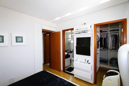Apartamento à venda com 235m², 3 quartos e 3 vagasSuíte