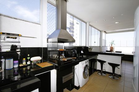 Apartamento à venda com 235m², 3 quartos e 3 vagasÁrea gourmet