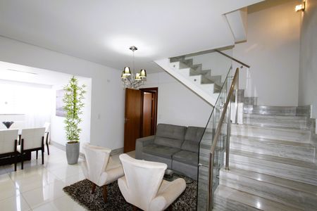 Apartamento à venda com 235m², 3 quartos e 3 vagasSala