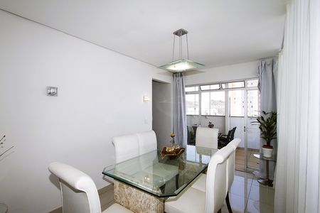 Apartamento à venda com 235m², 3 quartos e 3 vagasCopa