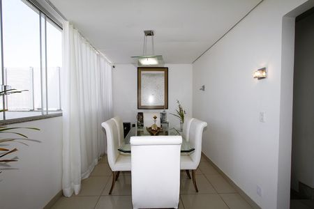 Apartamento à venda com 235m², 3 quartos e 3 vagasCopa