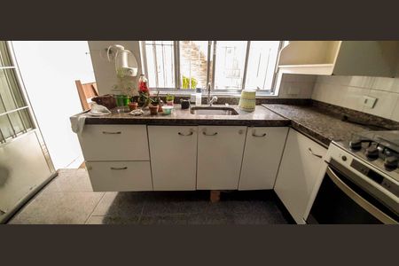 Casa para alugar com 232m², 3 quartos e 2 vagas Casa para alugar com 232m², 3 quartos e 2 vagasCozinha