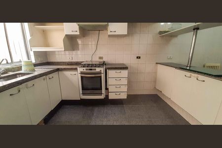 Casa para alugar com 232m², 3 quartos e 2 vagas Casa para alugar com 232m², 3 quartos e 2 vagasCozinha
