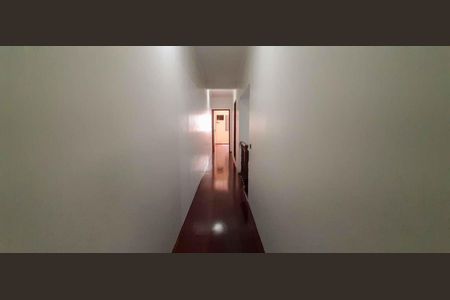 Casa para alugar com 232m², 3 quartos e 2 vagas Casa para alugar com 232m², 3 quartos e 2 vagasCorredor