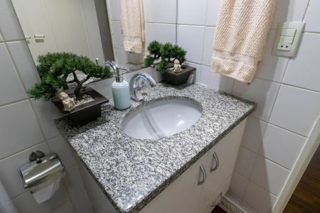 Apartamento à venda com 100m², 3 quartos e 2 vagas Apartamento à venda com 100m², 3 quartos e 2 vagasBanheiro social