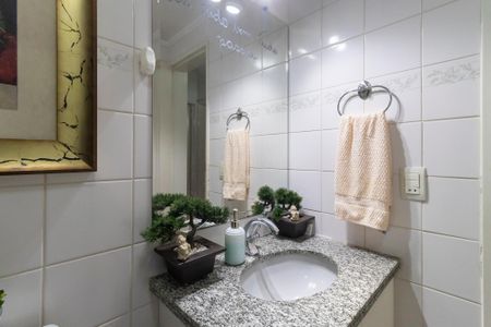 Apartamento à venda com 100m², 3 quartos e 2 vagas Apartamento à venda com 100m², 3 quartos e 2 vagasBanheiro social