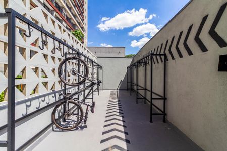 Studio para alugar com 28m², 1 quarto e sem vaga Studio para alugar com 28m², 1 quarto e sem vagaÁrea comum - Bicicletário