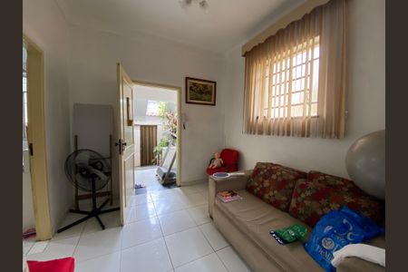 Casa à venda com 88m², 3 quartos e 1 vaga Casa à venda com 88m², 3 quartos e 1 vagaSala