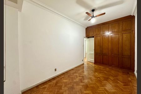 Apartamento para alugar com 106m², 3 quartos e 1 vaga Apartamento para alugar com 106m², 3 quartos e 1 vagaQuarto 3