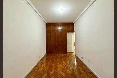 Apartamento para alugar com 106m², 3 quartos e 1 vaga Apartamento para alugar com 106m², 3 quartos e 1 vagaQuarto 2