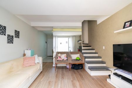 Casa de condomínio à venda com 77m², 2 quartos e 2 vagas Casa de condomínio à venda com 77m², 2 quartos e 2 vagasSala