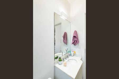 Casa de condomínio à venda com 77m², 2 quartos e 2 vagas Casa de condomínio à venda com 77m², 2 quartos e 2 vagasBanheiro da Suíte