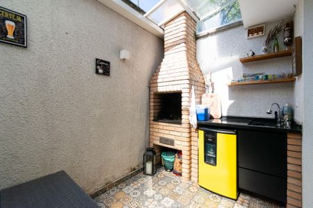 Casa de condomínio à venda com 77m², 2 quartos e 2 vagas Casa de condomínio à venda com 77m², 2 quartos e 2 vagasVaranda da Sala