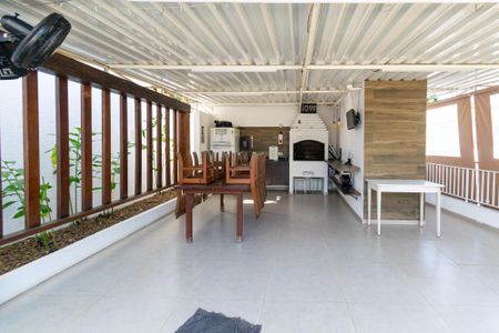 Casa de condomínio à venda com 77m², 2 quartos e 2 vagas Casa de condomínio à venda com 77m², 2 quartos e 2 vagasÁrea comum - Churrasqueira