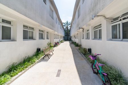 Casa de condomínio à venda com 77m², 2 quartos e 2 vagas Casa de condomínio à venda com 77m², 2 quartos e 2 vagasÁrea comum