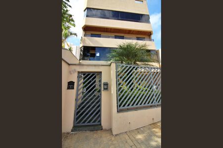 Apartamento à venda com 196m², 3 quartos e 2 vagasFachada e Placa