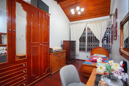 Casa à venda com 320m², 5 quartos e 6 vagasQuarto 1- Segundo Andar