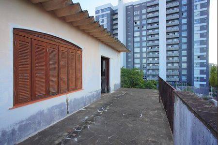 Casa à venda com 320m², 5 quartos e 6 vagasTerraço