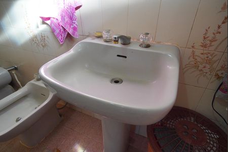 Casa à venda com 320m², 5 quartos e 6 vagasBanheiro da Suíte - Segundo Andar