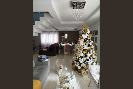 Casa de condomínio à venda com 230m², 4 quartos e 3 vagas