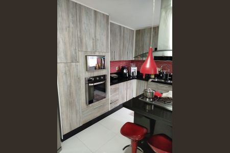 Casa de condomínio à venda com 230m², 4 quartos e 3 vagas