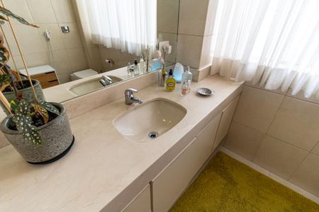 Apartamento à venda com 81m², 2 quartos e sem vagaBanheiro Social