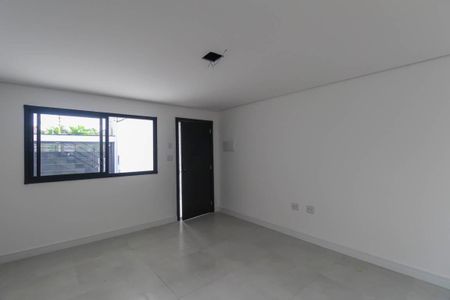 Casa à venda com 107m², 3 quartos e 2 vagasSala