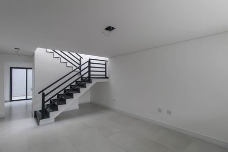 Casa à venda com 107m², 3 quartos e 2 vagasSala