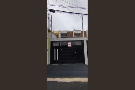 Casa à venda com 107m², 3 quartos e 2 vagasFachada