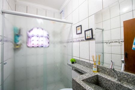 Casa à venda com 160m², 3 quartos e 2 vagasBanheiro social