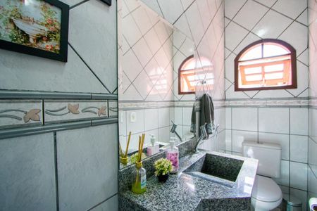 Casa à venda com 160m², 3 quartos e 2 vagasBanheiro da Suíte