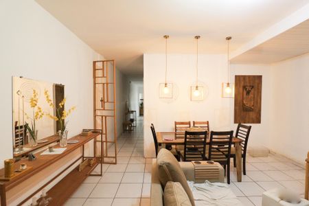 Casa à venda com 288m², 3 quartos e 4 vagasÁrea comum - Salão de festas