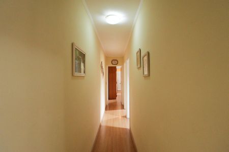 Casa à venda com 288m², 3 quartos e 4 vagasCorredor