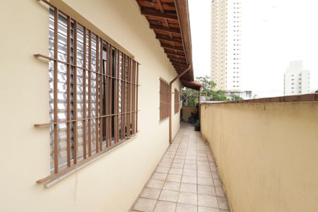 Casa à venda com 288m², 3 quartos e 4 vagasCorredor Lateral